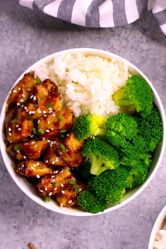 Teriyaki Chicken Bowl recipe is an easy 15 minute Japanese rice bowl recipe with delicious chicken teriyaki sauce. No marinading needed!