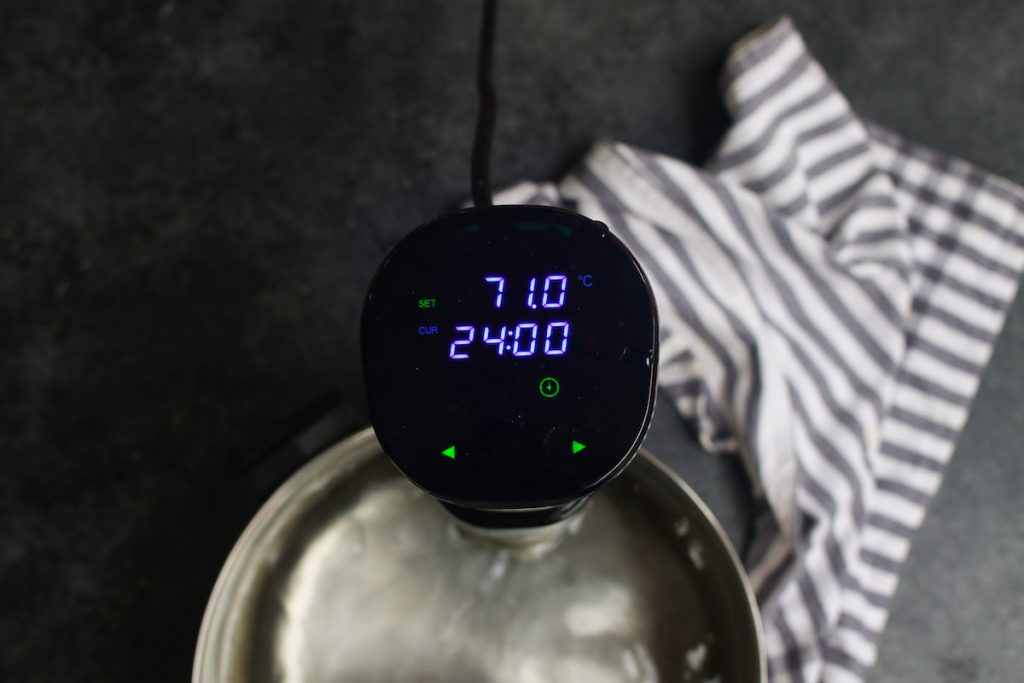 Configuración de la olla de precisión al vacío a 71 °C (160 °F) durante 24 horas.