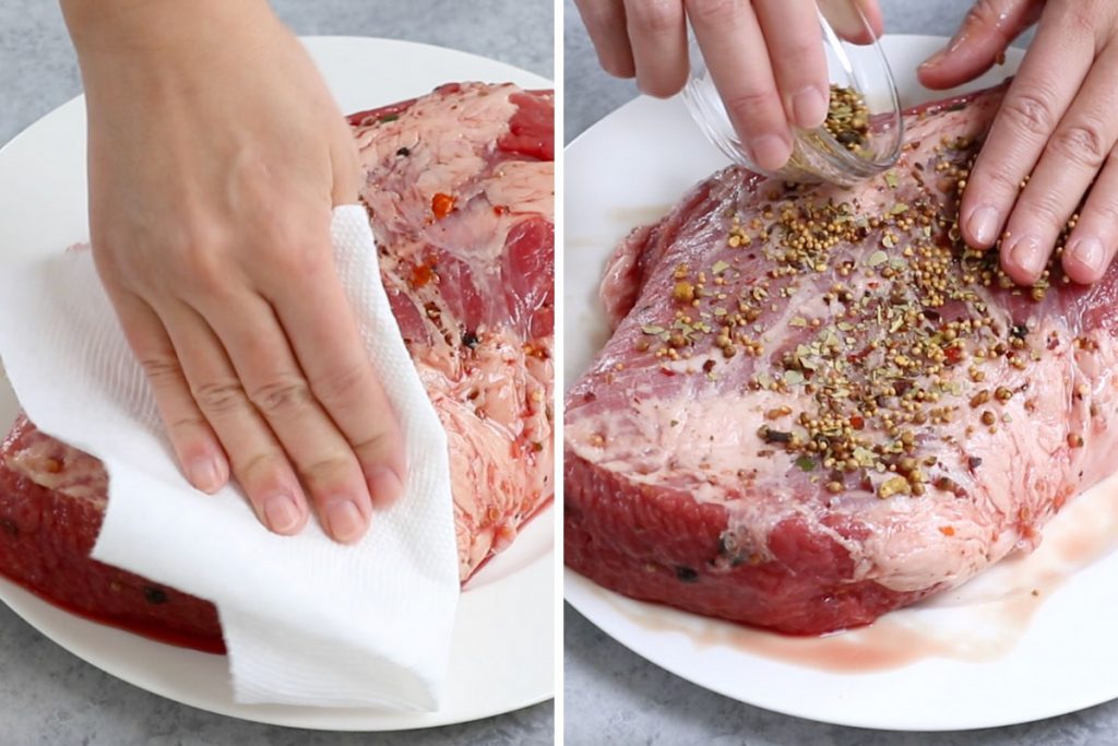 Receta de carne en conserva al sous Vide fotos del paso 2: sazone la falda de carne en conserva.