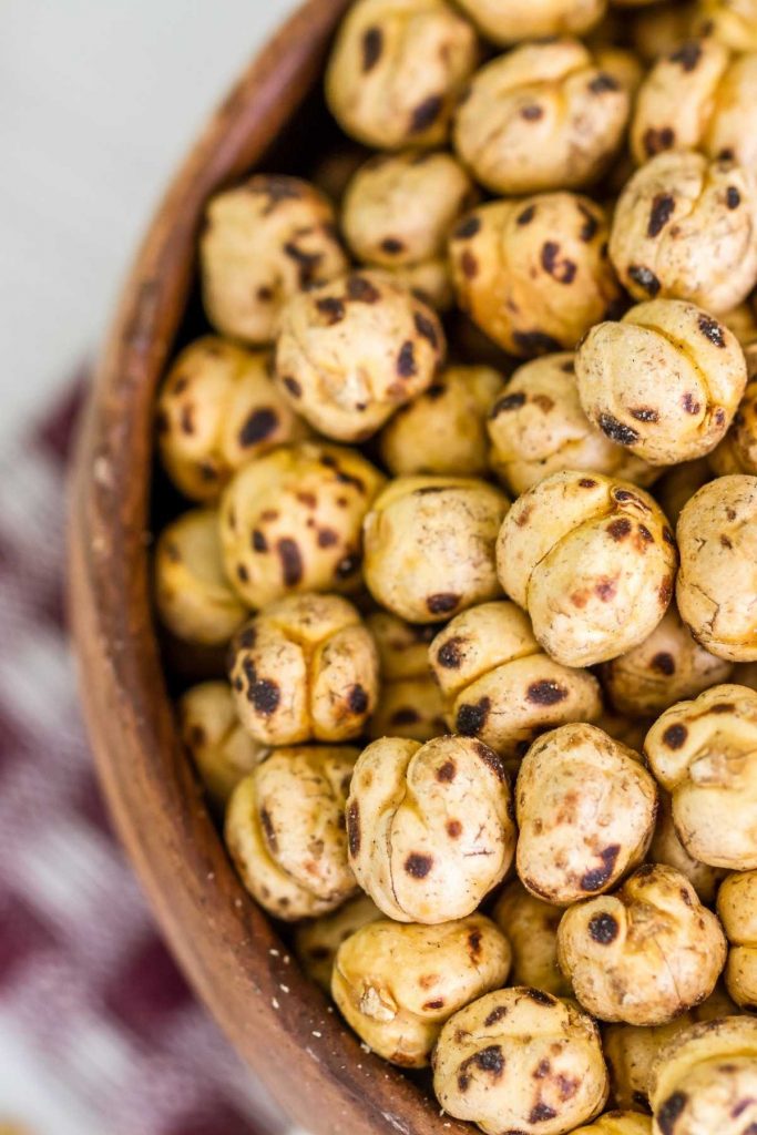 Whether you’re looking for more plant-based foods or new to the vegan diet, here are 15 of the Best Vegan Snack Recipes to satisfy your cravings.