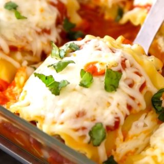 Lasagna Roll Ups packed with rich and flavorful layers of vegetables, ricotta, mozzarella, parmesan cheese and marinara sauce, wrapped in individual tender and soft lasagna pasta. It’s versatile and much easier than traditional lasagna recipe.