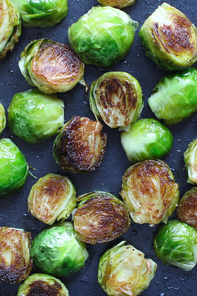 Honey Sriracha Brussels Sprouts are a sweet and spicy side dish that’s super easy to make and full of flavor. Roasting brussels sprouts in the oven at a high temperature and then drizzled with honey sriracha sauce ensures the vegetable stay tender and crispy.