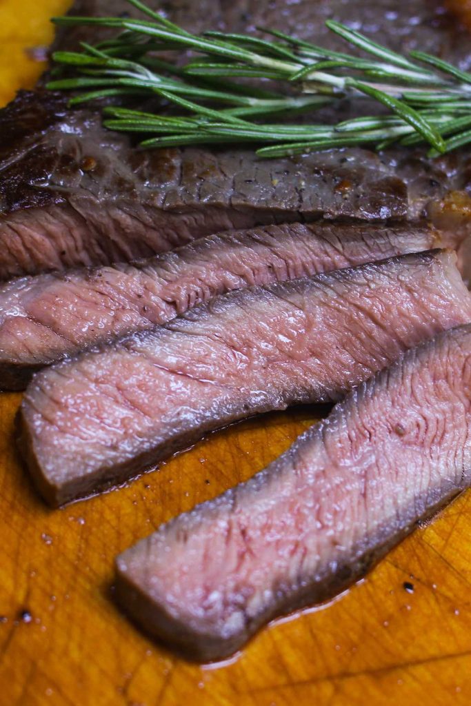 Sous Vide Sirloin Steak is a no-fuss, no-fail recipe to cook this family-sized beef cut, turning it to a super tender and juicy dinner full of flavor! With only 5 minutes of prep time, sous vide machine cooks the sirloin steak to your targeted temperature precisely, and no more overcooked edges with undercooked center!