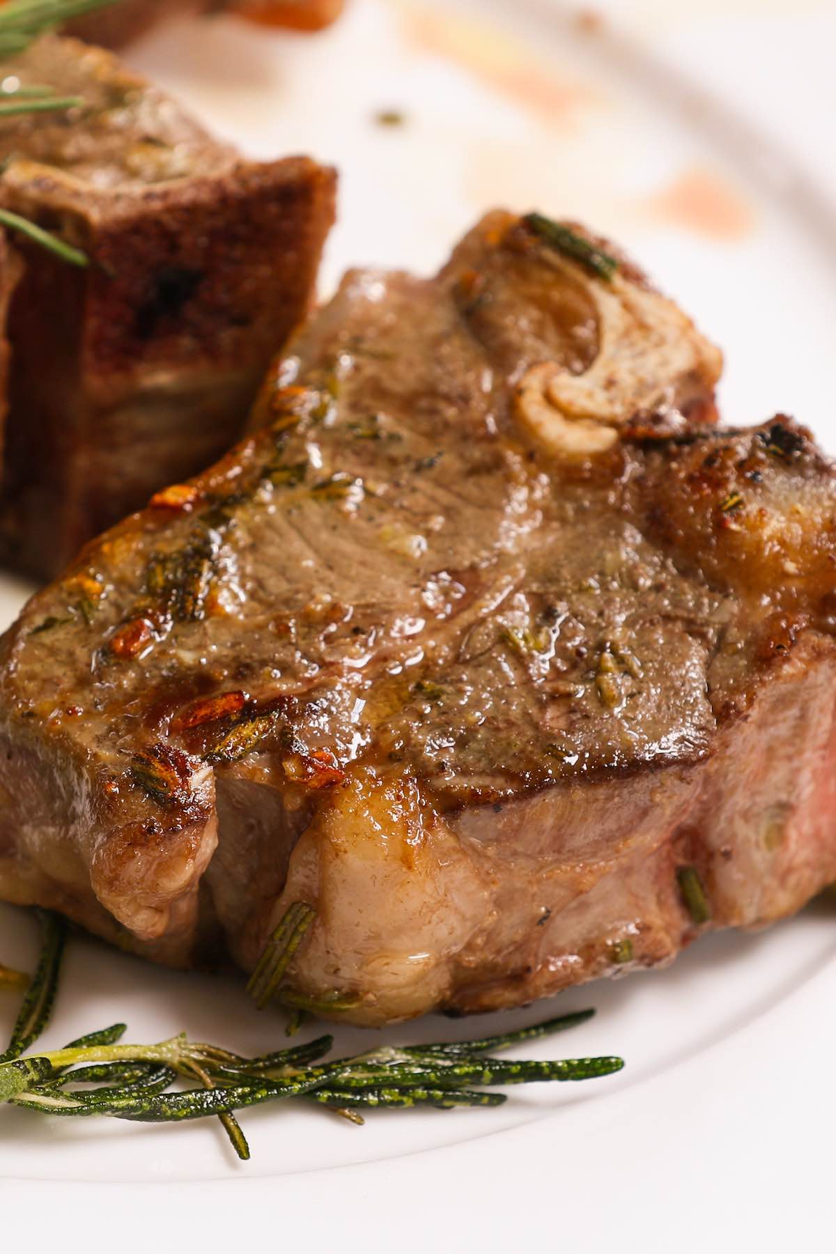 Tender Sous Vide Lamb Chops Recipe with Video - IzzyCooking