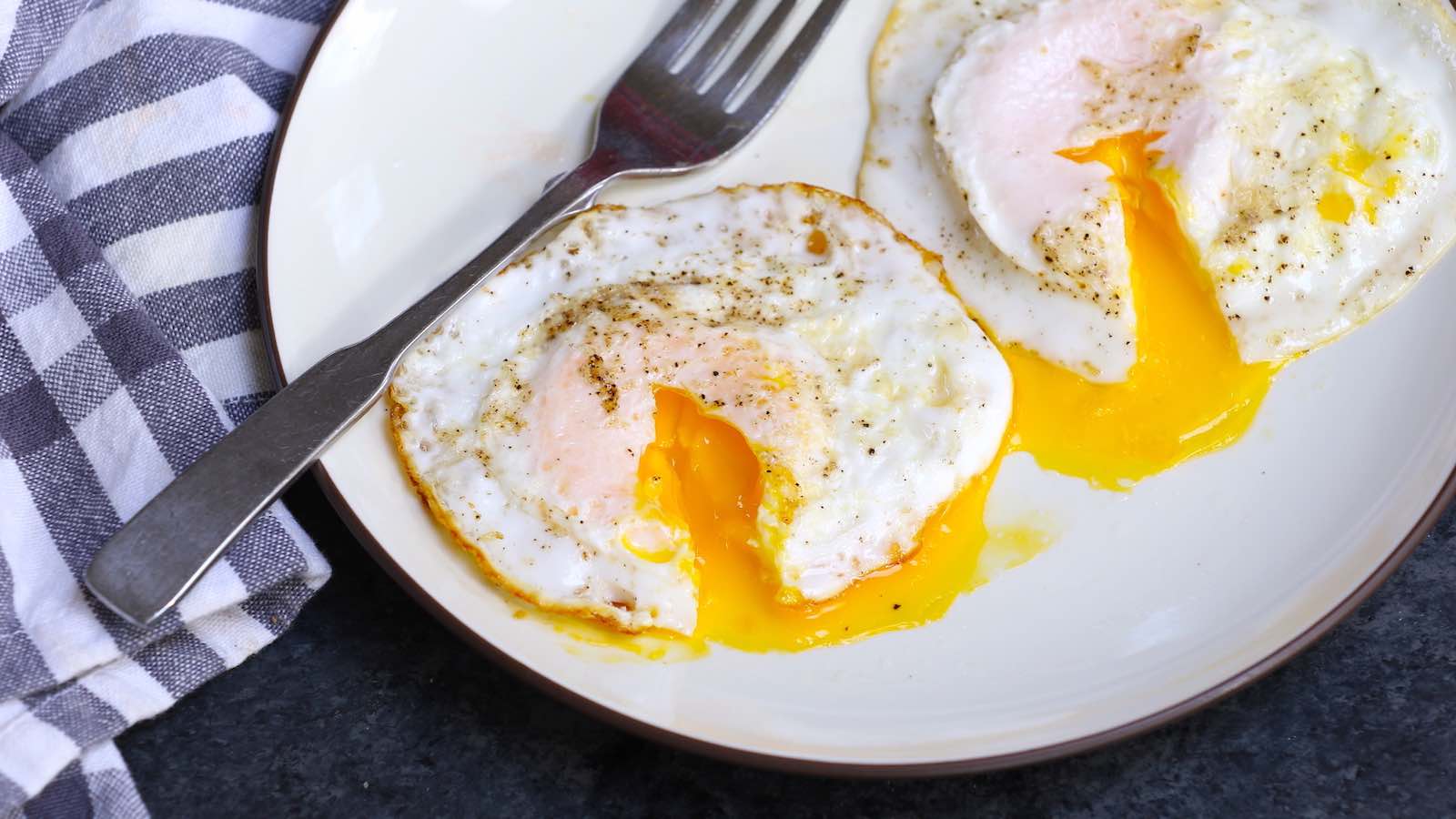 How to Make Over-Medium Eggs