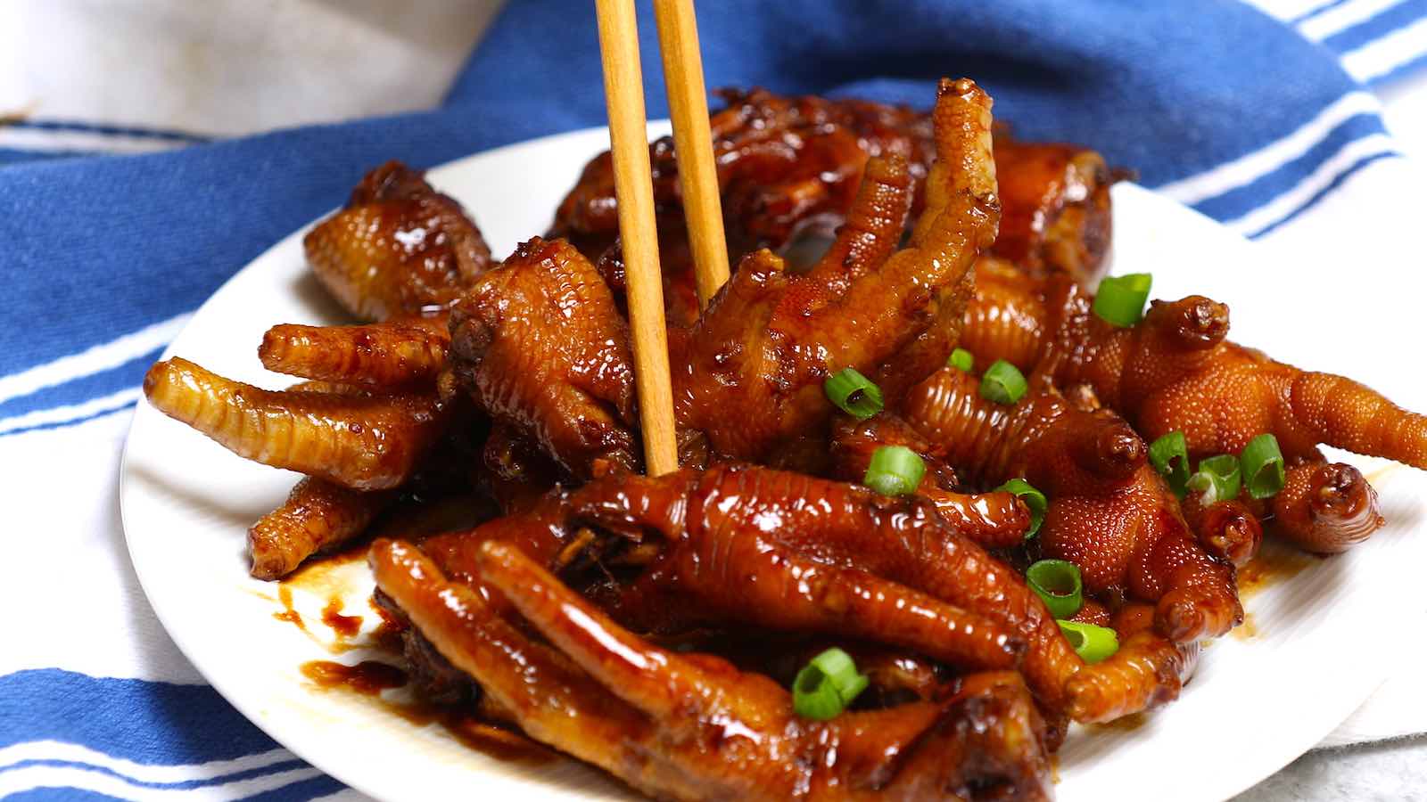 Easy Chicken Feet Recipe (Chinese Dim Sum Style)