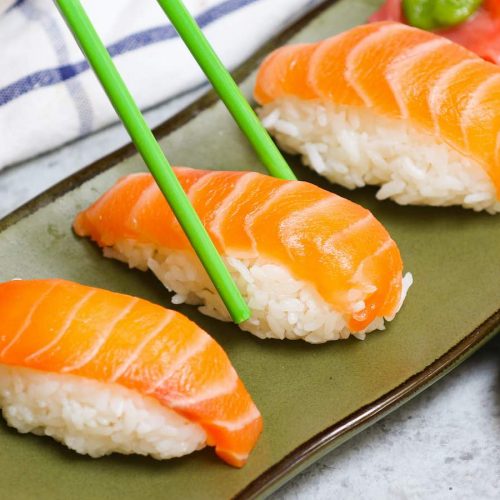 Salmon Nigiri (How to Make Salmon Sushi)
