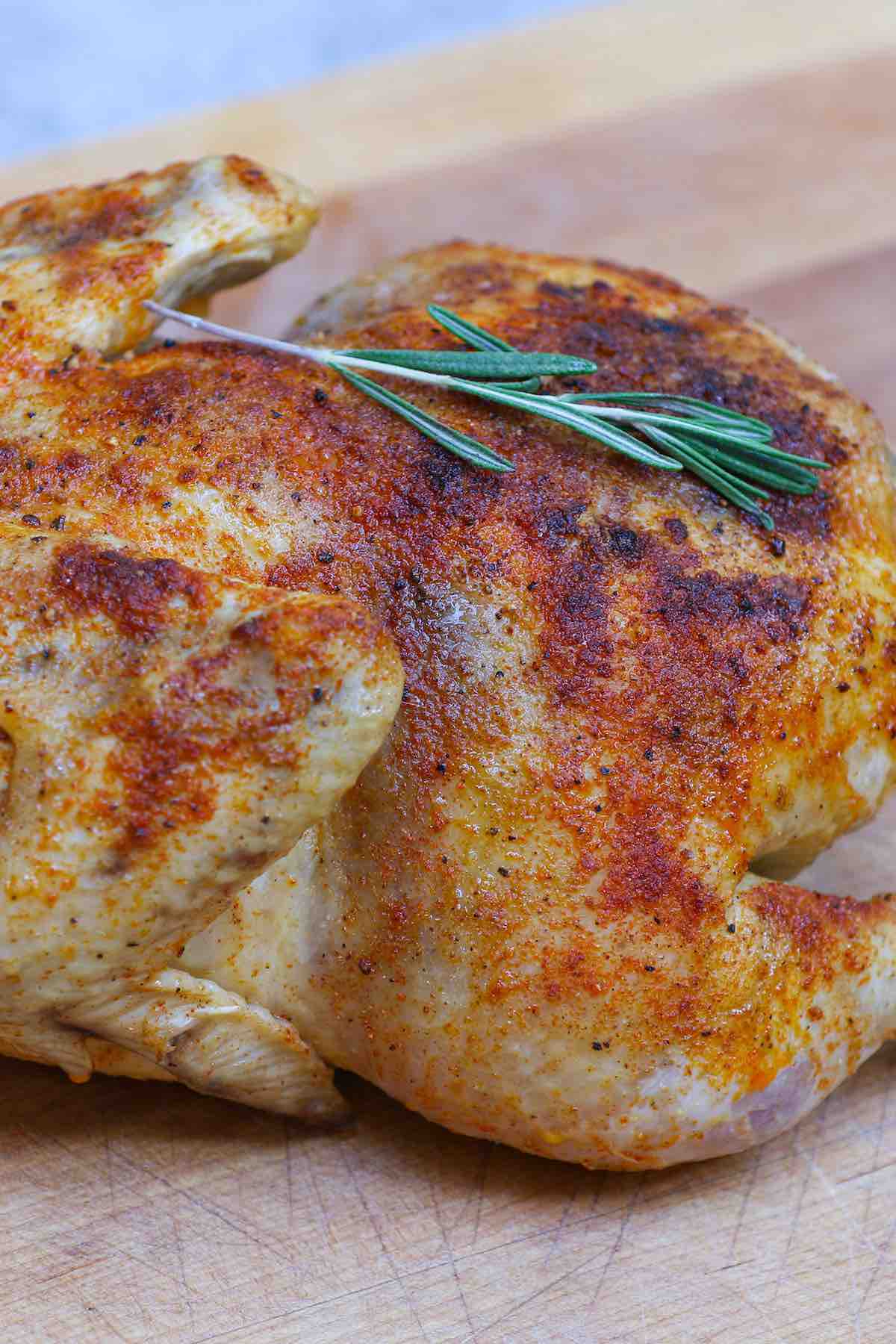 al vacío Whole Chicken es una de las recetas más deliciosas para un pollo entero: ¡pollo estilo rostizado tierno, jugoso y perfectamente 