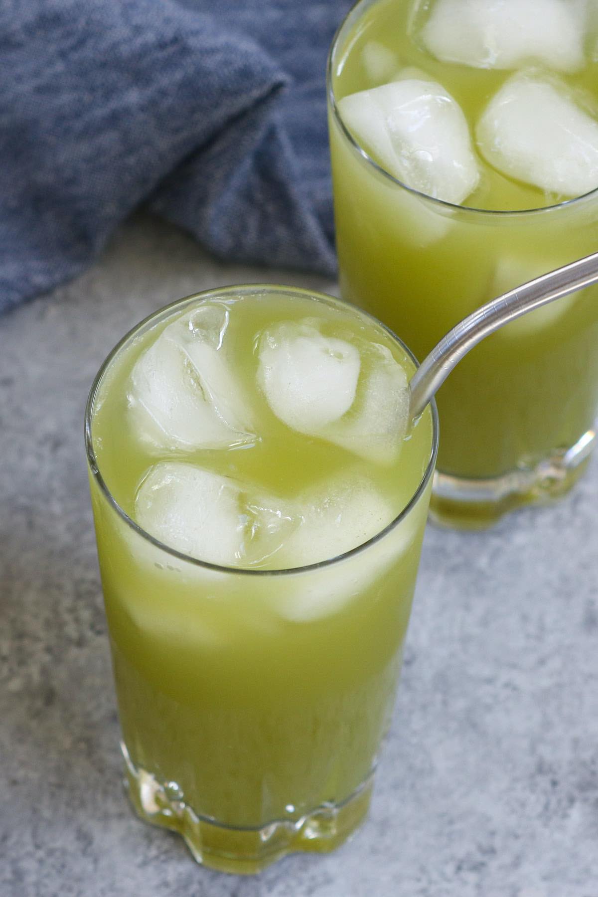 Looking to freshen up a hot summer day? Matcha Lemonade is a great way to start your day off bright. Bright green, that is. This refreshing and sweet iced matcha green tea lemonade is a copycat of the Starbucks’ favorite that’s similar to the classic Arnold Palmer drink. It’s so easy and takes a few minutes to make!