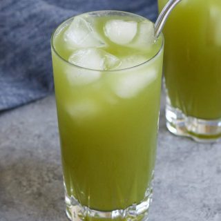 Looking to freshen up a hot summer day? Matcha Lemonade is a great way to start your day off bright. Bright green, that is. This refreshing and sweet iced matcha green tea lemonade is a copycat of the Starbucks’ favorite that’s similar to the classic Arnold Palmer drink. It’s so easy and takes a few minutes to make!