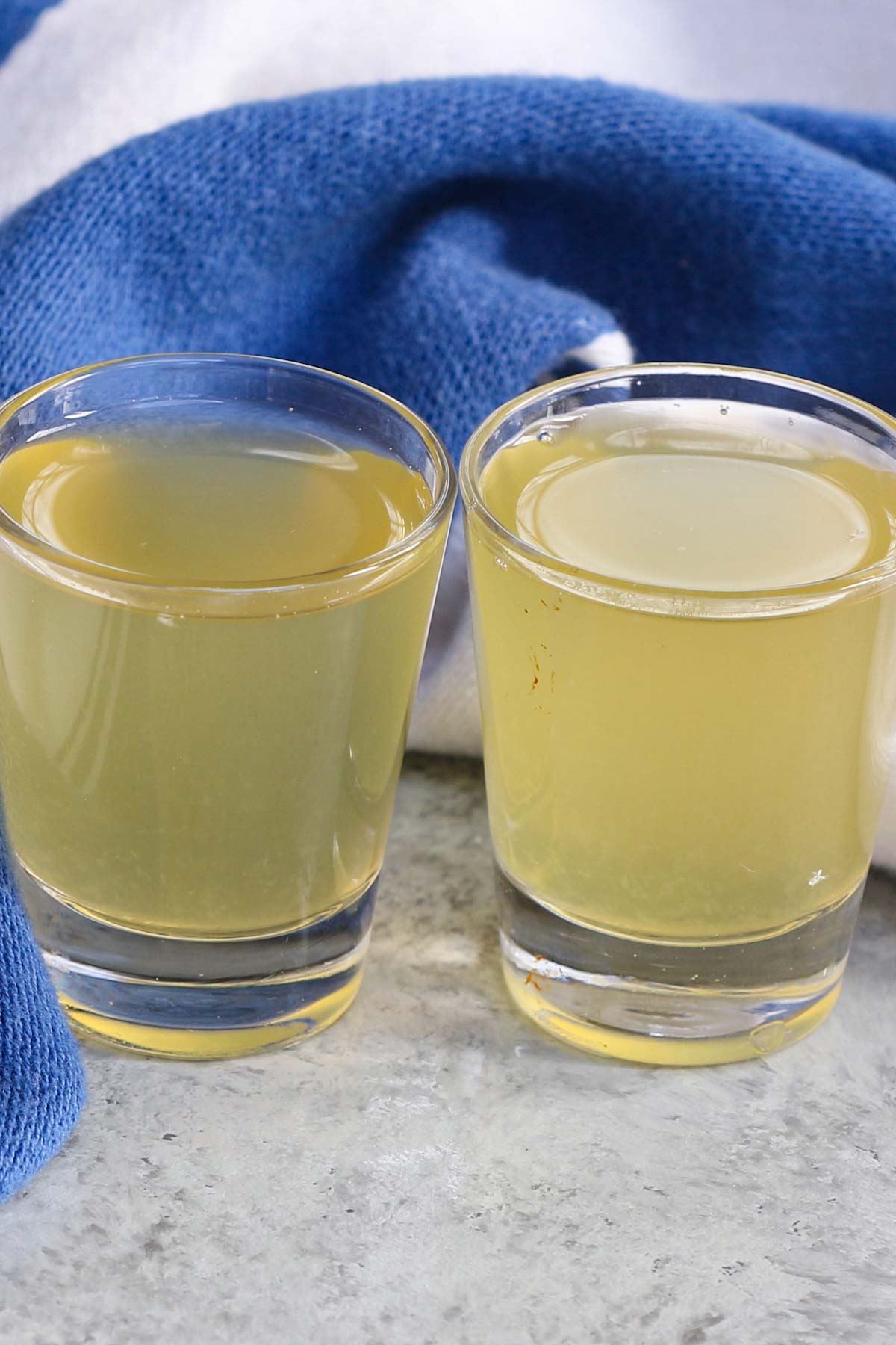 Apple Cider Vinegar Shots (aka. ACV Shots) are sweet and sour, with a ton of health benefits, as well as with weight loss. Ever wonder whether this detox drink actually works, or how many shots of apple cider vinegar do you need to drink a day? Keep reading to find out what the scientific research says.