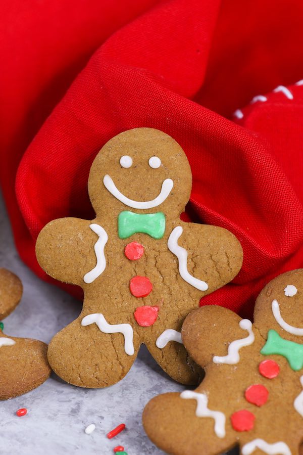 Easy Gingerbread Cookies 