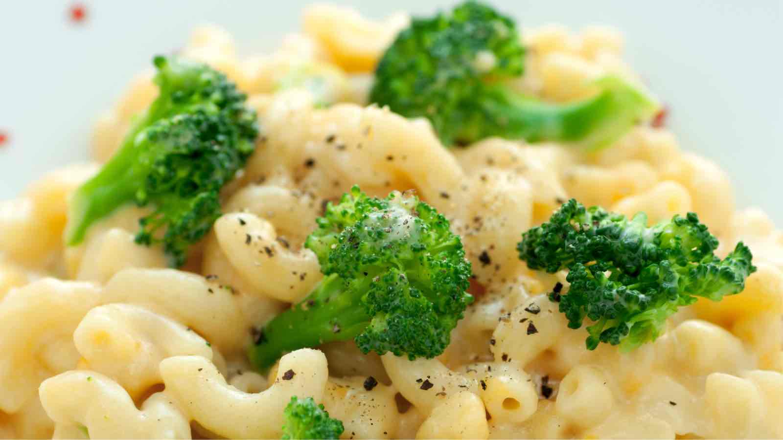 what to serve with mac and cheese vegetarian