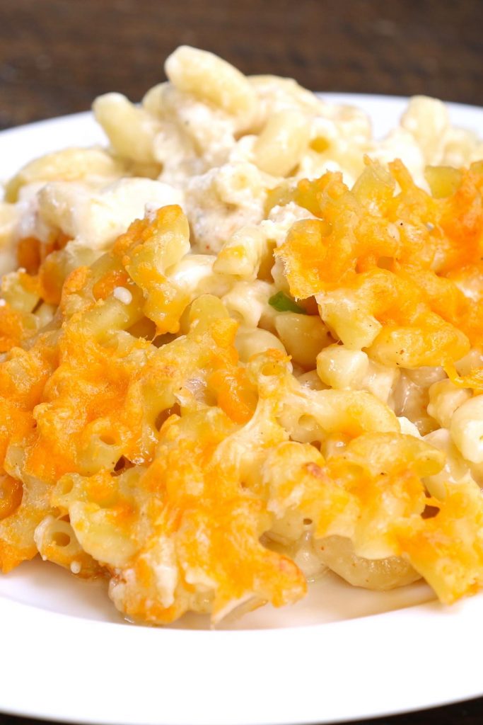 Does anything say home cookin’ or comfort food more than Mac and Cheese!?The creaminess, the goodness, the cheesiness...oh my! Today we’re going to take you through 15 best sides to eat with this delicious dish!  They’ll definitely make Mac and Cheese even more delectable! 