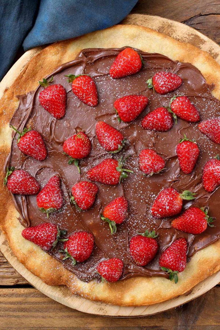 Nutella Pizza (Strawberry Chocolate Pizza Recipe)