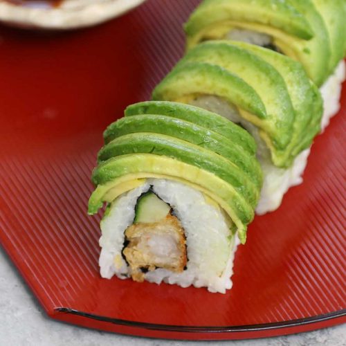 saltet volatilitet suge Dragon Roll Sushi (Shrimp Tempura Roll with Avocado Topping)