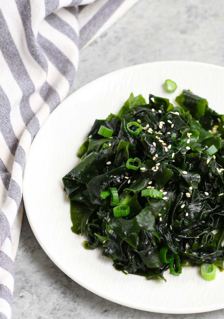 Seaweed Salad (Easy Japanese Wakame Salad Recipe)