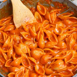 Gigi Hadid Pasta is creamy, cheesy, spicy, mouth-watering, and has taken the internet by storm. Model Gigi Hadid might be known for her talents on the runway, but she certainly rocks the kitchen too. Her simple pasta recipe went viral after she posted it on Tiktok and Instagram, and I promise you it’s worth the hype. Keep reading to find out how to make Gigi Hadid’s Spicy Vodka Sauce (spice and vodka optional).