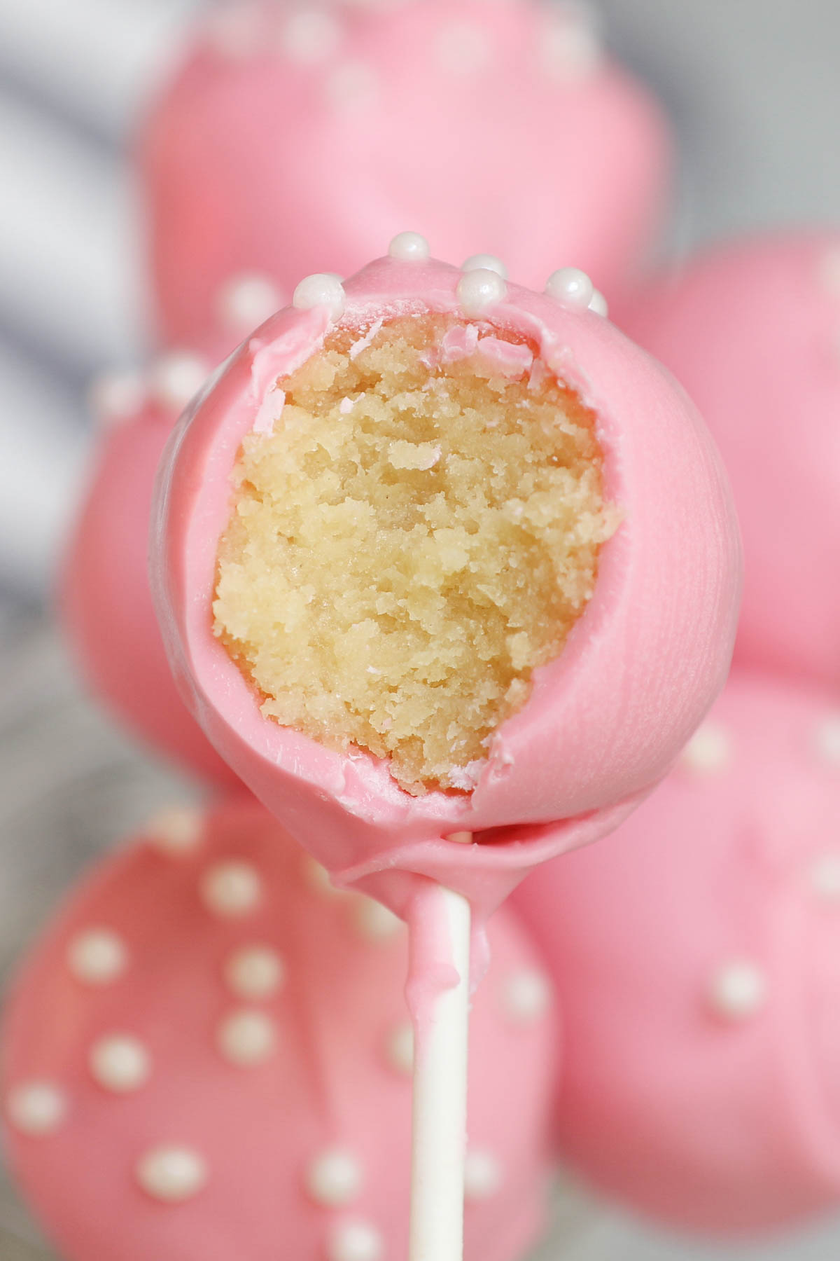 Starbucks Cake Pops Copycat Easy Birthday Vanilla Cake Pop Recipe Izzycooking