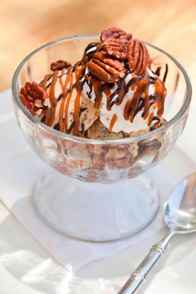 I Scream, You Scream, we all scream for ice cream! With the hot days ahead, we've got 10 Best Ice Cream Sundae ideas that will cool you down, fill you up and satisfy all of those cravings! From hot fudge to strawberry, banana split, and chocolate, we will walk you through some of the best sundaes to enjoy!!