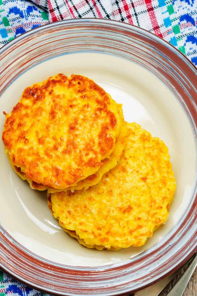 corn-pone-old-fashion-southern-fried-cornmeal-bread-recipe-izzycooking