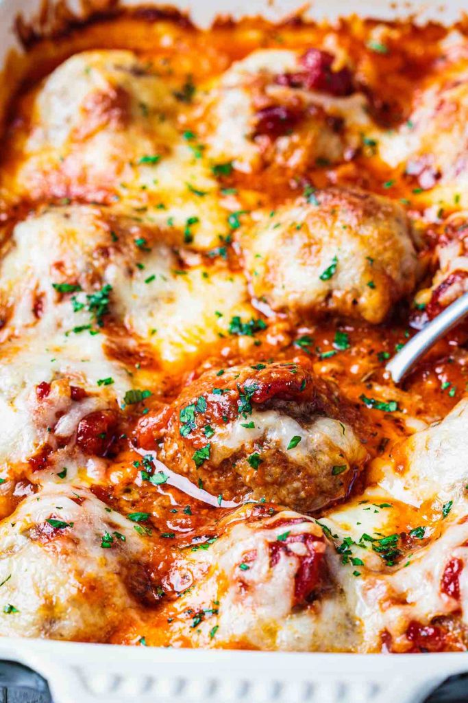 The Keto diet has taken the internet by storm. We have 21 Low-Carb Keto Chicken Breast Recipes that will get you in ketosis before you know it! From salads to soups and dips, the possibilities are endless when it comes to low-carb Keto-friendly chicken dishes.