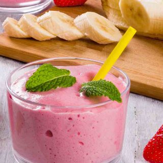 18 Easy and Healthy Frozen Fruit Smoothie Recipes - IzzyCooking