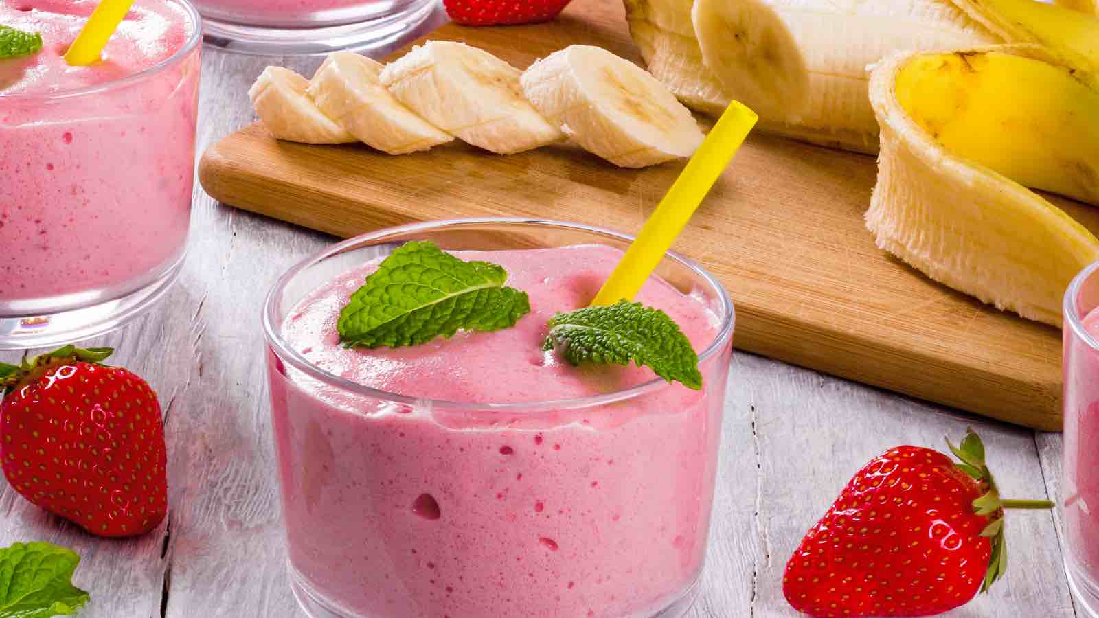 Easy 2-Minute 2-Ingredient Frozen Fruit Smoothie - Mom Spark - Mom Blogger