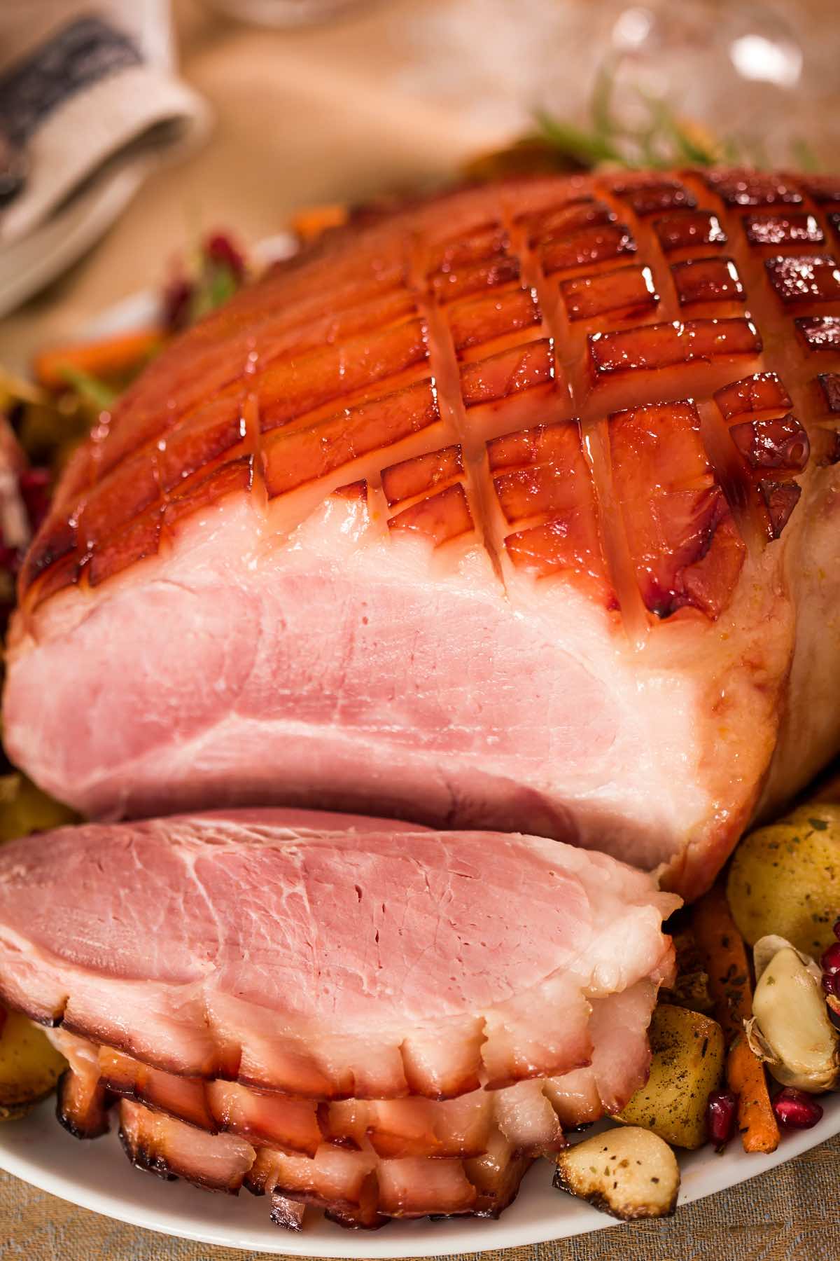 Ham isn't just for specific holidays or occasions anymore. You can easily enjoy it any night of the week! With the proper side dishes of course! Below you will find 16 Easy Side Dishes For Ham, from potatoes to veggies, salad, pasta, and much more.