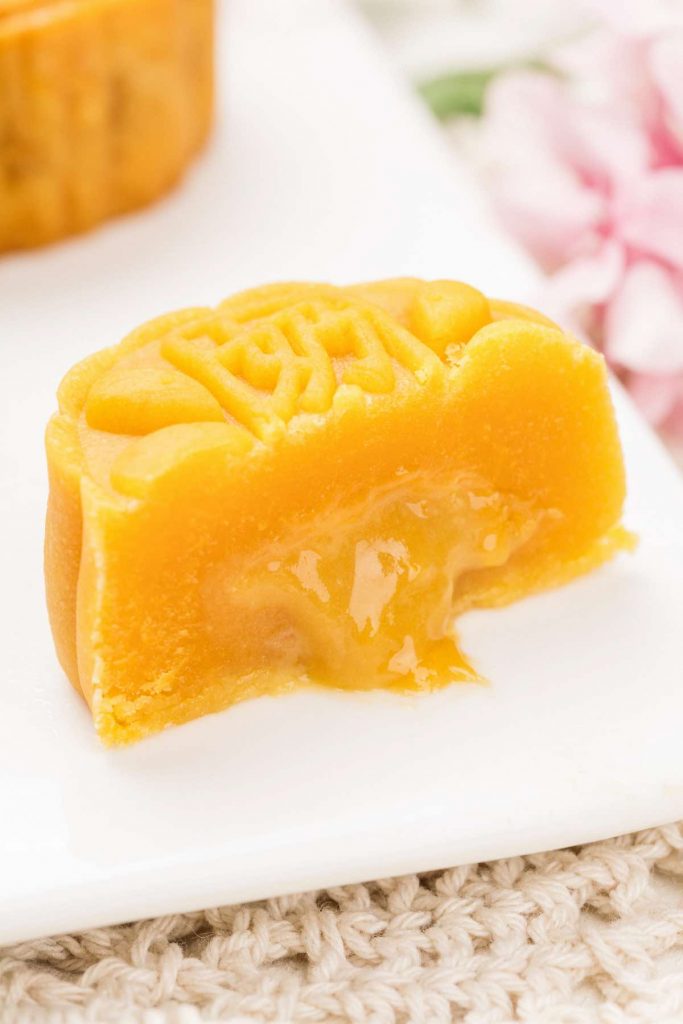 Lava Custard Mooncakes