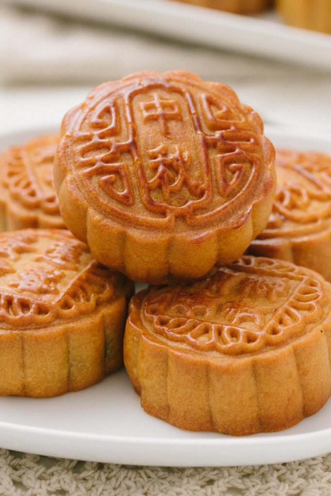 A mooncake (月饼)is a traditional Chinese pastry that is eaten during the Mid-Autumn Festival celebrations. As this pastry is so often associated with the festival, the event is also called the Moon Cake Festival. We’ve collected 15 Easy Mooncake Recipes that you can make at home this year!