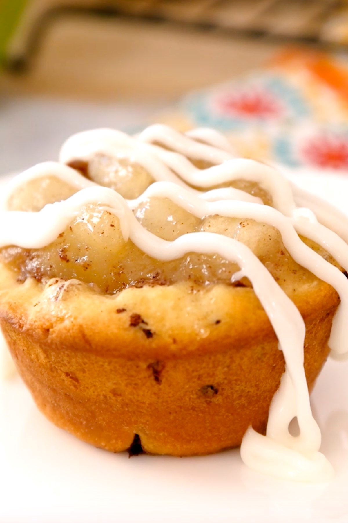 Cinnamon Roll Apple Pie Cups