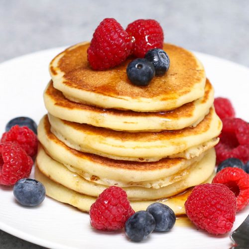 Easy Fluffy Griddle Cakes (Best Griddle Pancake Recipe) - IzzyCooking