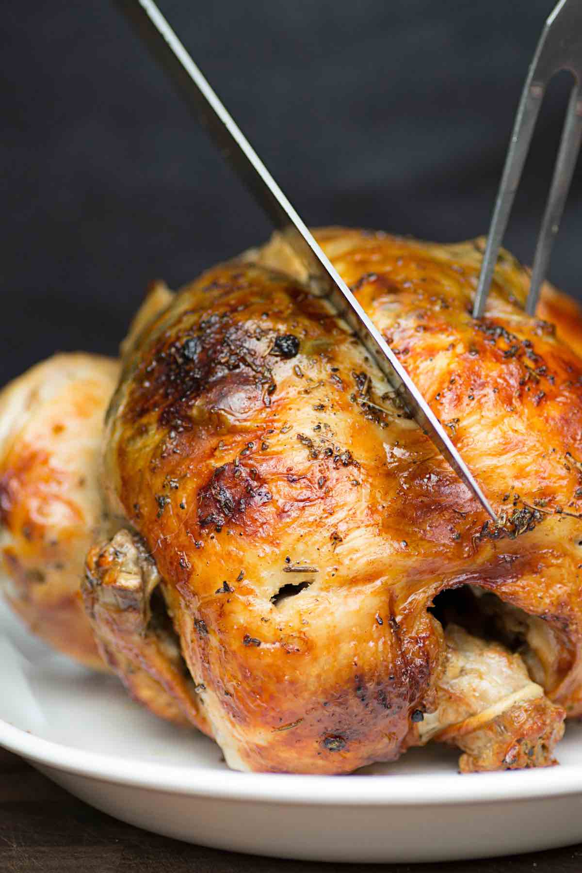 Rotisserie chicken is usually sold whole, so you’re likely to have leftovers. The rest of the chicken can easily be incorporated into your meals throughout the next few days, making it super useful for weekly meal prepping. In this post you’ll learn the best way to Reheat Rotisserie Chicken so it’s flavorful and juicy with every meal.