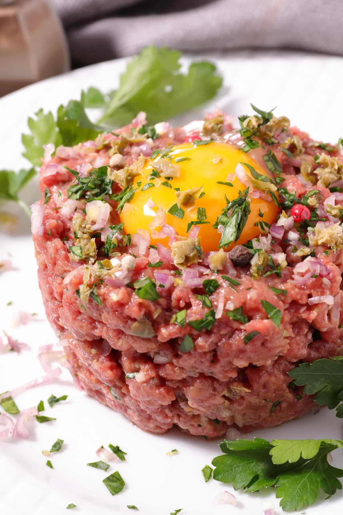 Steak Tartare is meaty, delicious, and full of flavor. Considered a French delicacy, this minced beef tartare is highly revered by foodies and steak connoisseurs who like their steak raw.