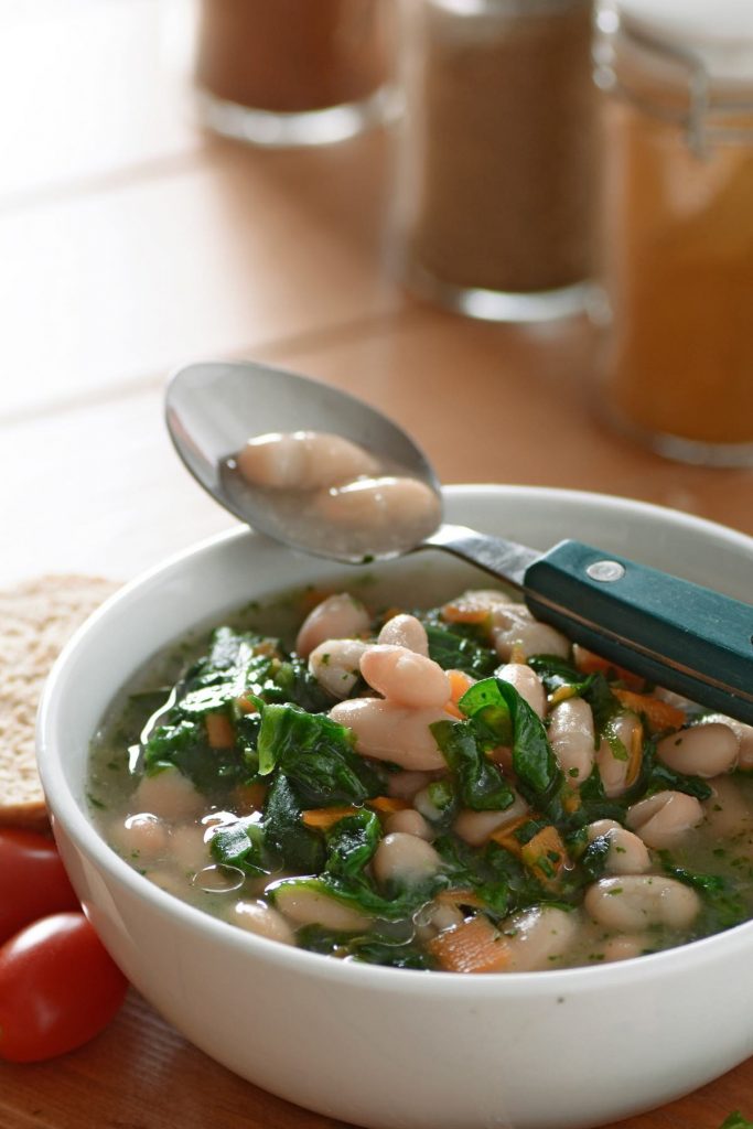 White Kidney Beans and Spinach Soup