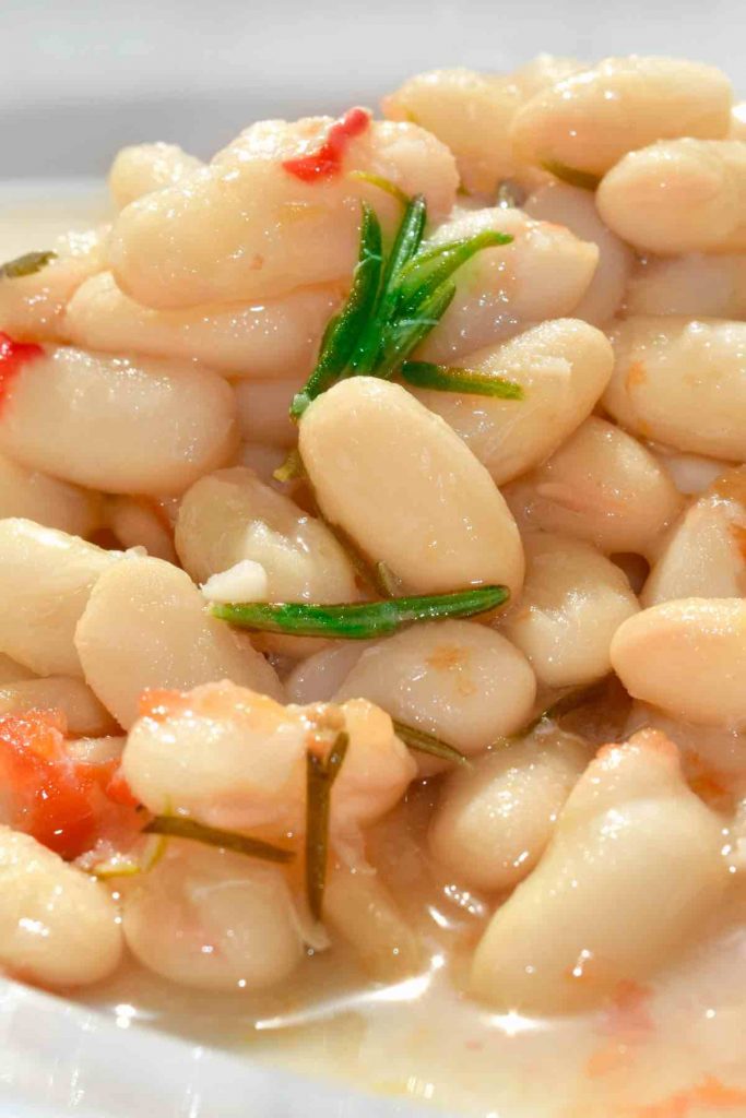 What can you do with cannellini beans? So many things! These beans have a pleasant taste and tender texture, making them easy to incorporate into your dishes. They’re an excellent source of plant-based protein and can be used in everything from pastas to casseroles to salads. Check out these easy and delicious Cannellini Bean Recipes!