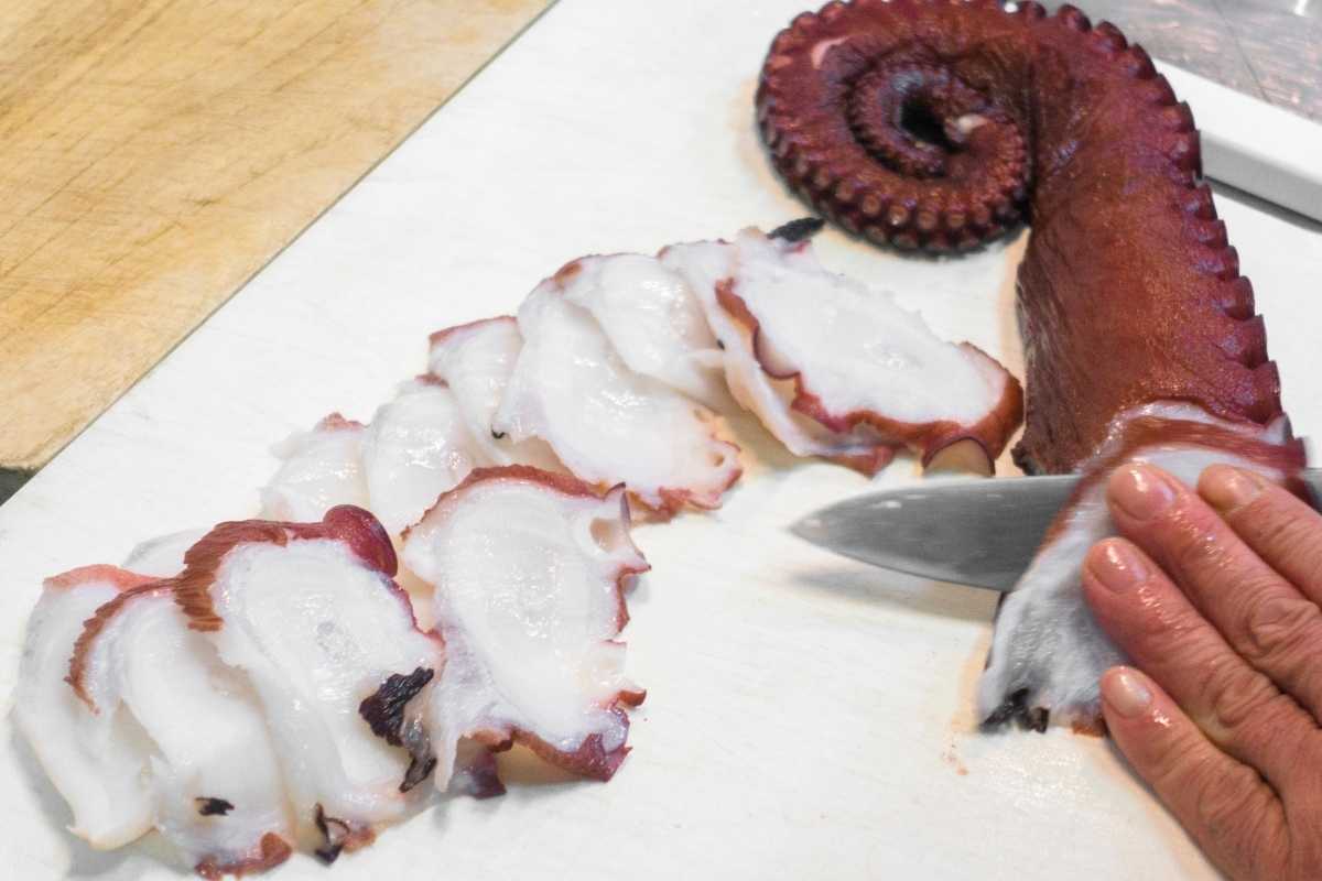 live octopus sashimi