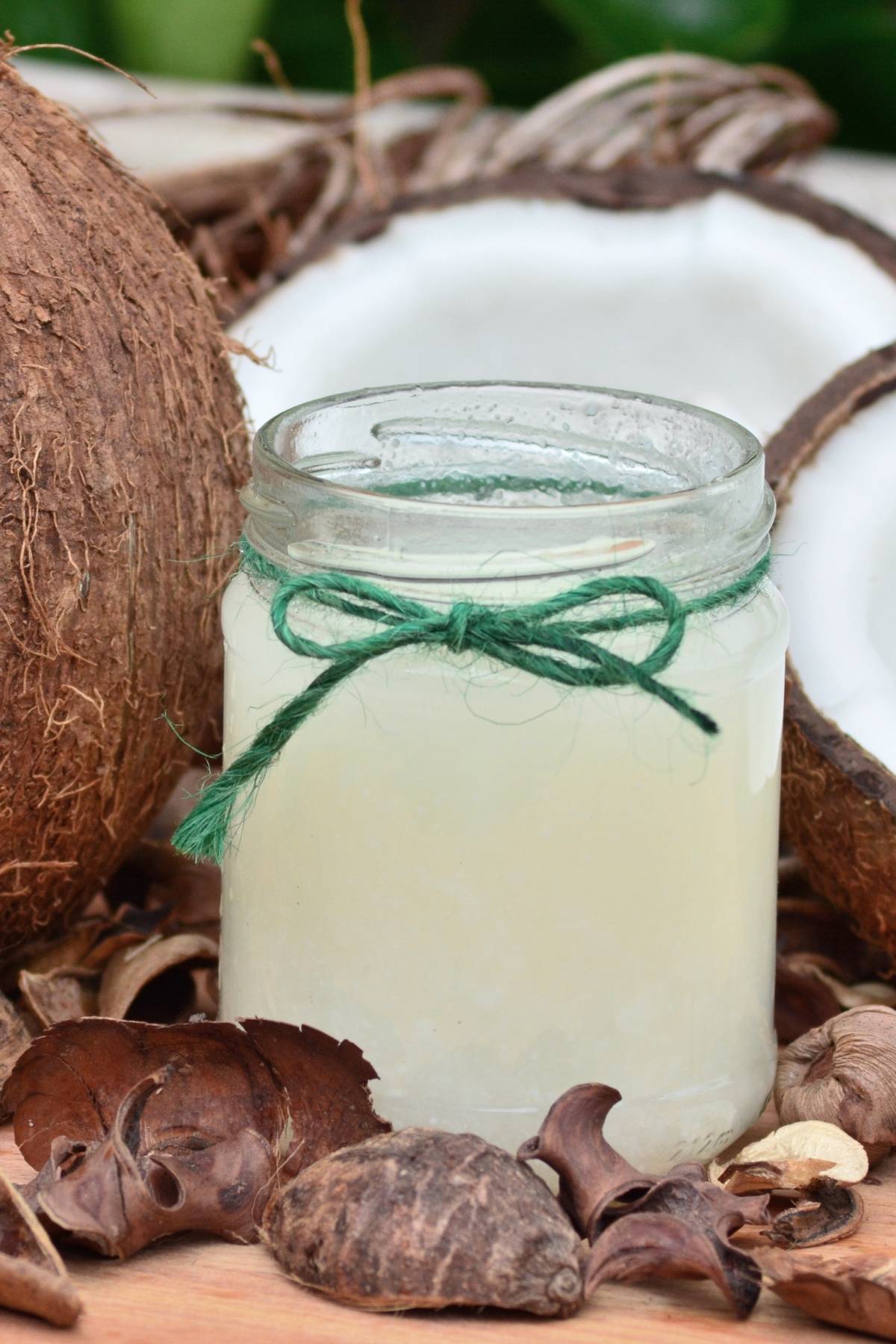 Does coconut oil ever go bad? What are the key signs of bad coconut oil? How to store it properly and how long does it last? Keep reading and you’ll find everything that you need to know.