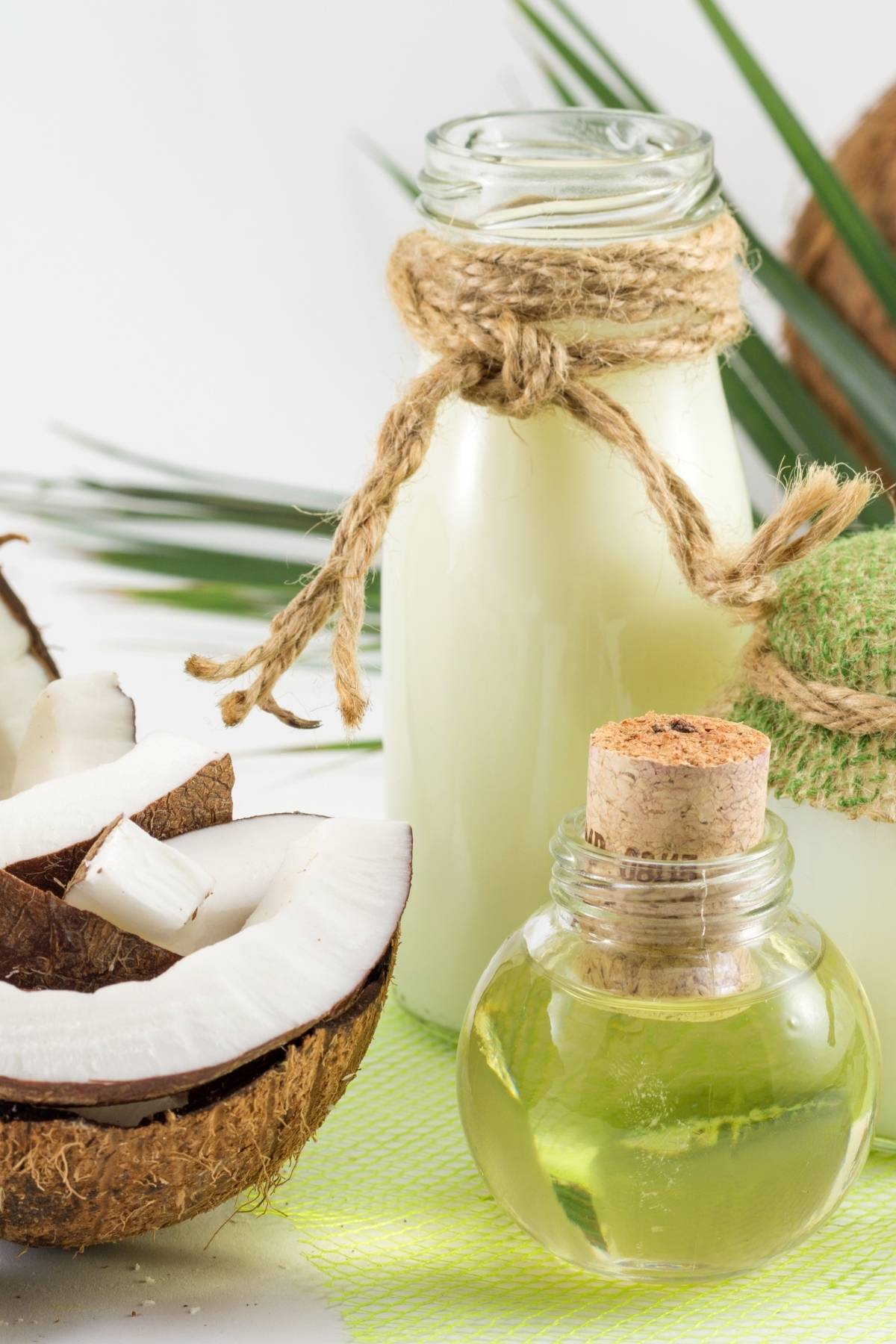 Does Coconut Oil Go Bad (Shelf Life + Expiration + 5 Signs to Tell