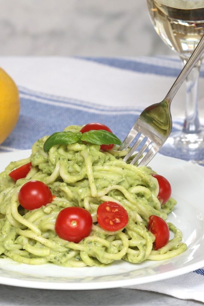 Avocado Pasta with Cherry Tomatoes