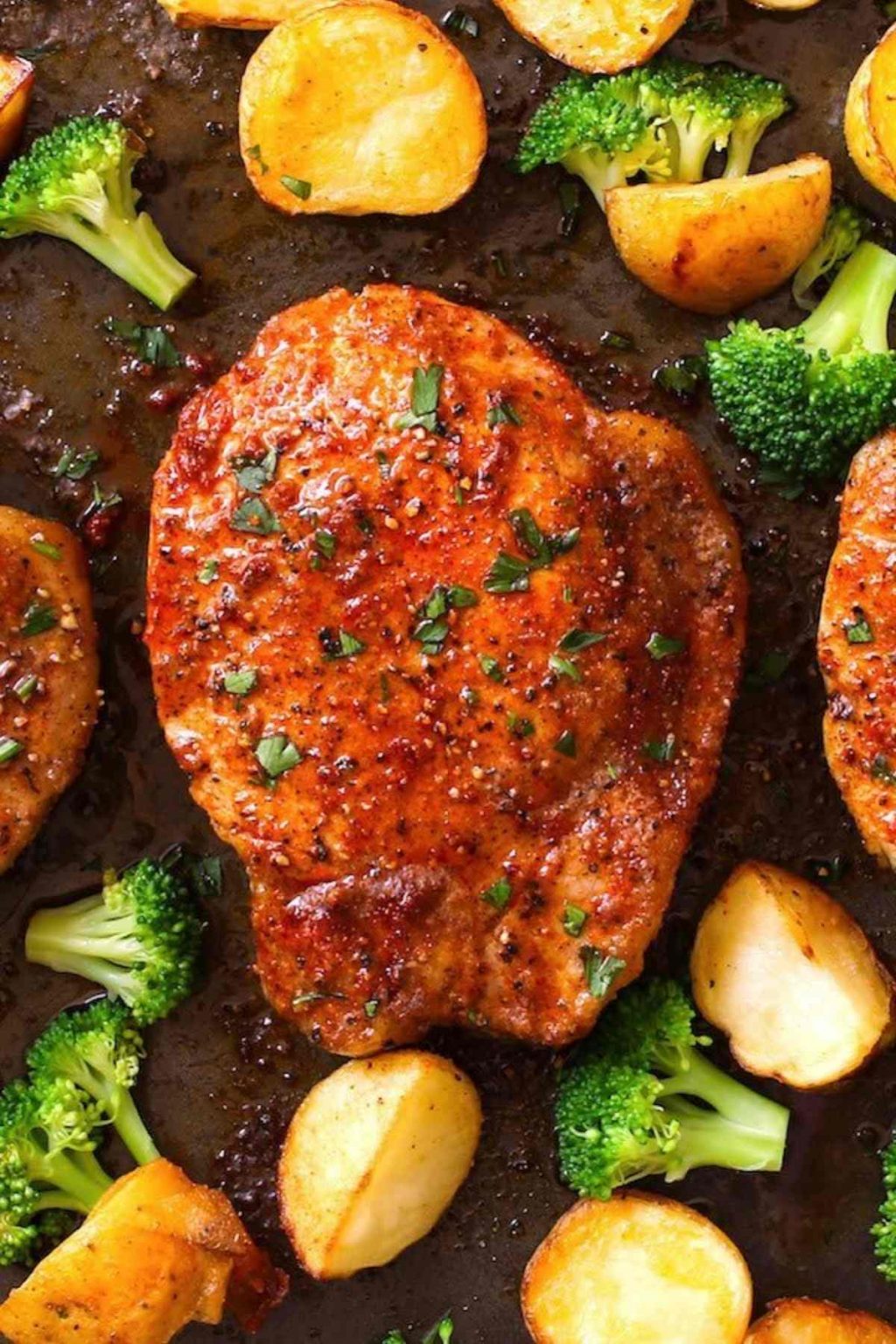 What Goes with Baked Potatoes (Main Course, Side Dish and More