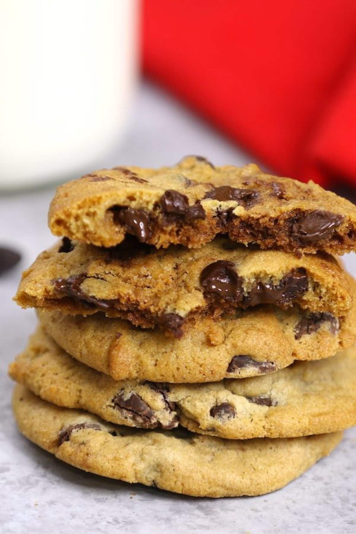 These fluffy and delicious chocolate chip cookies are made without brown sugar! There are no special ingredients or chilling required. So simple and easy to make. For us, there’s no competition. There’s something magical about these chocolate chip cookies, whether you like them crispy or chewy, with nuts or without.