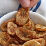 When prepared in the air fryer, homemade banana chips are a guilt-free, healthy, low-calorie snack made with simple ingredients. In this post, you’ll learn how to dehydrate bananas in an air fryer.