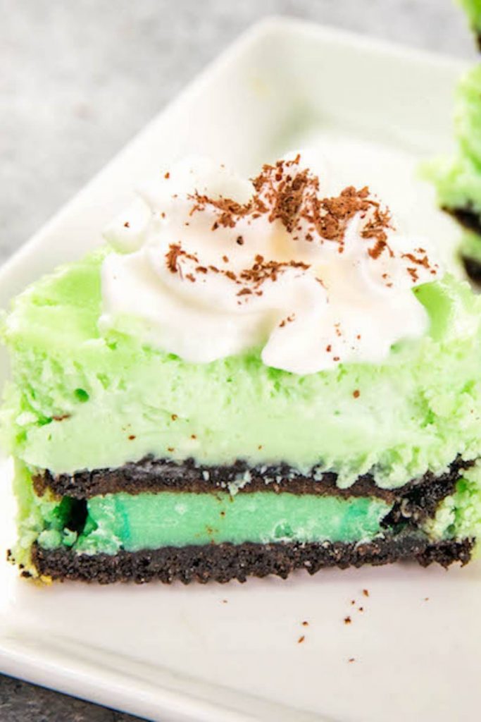 Mint Oreo Cheesecake Cupcakes 