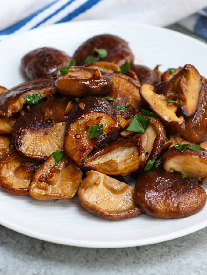 Keto-friendly. If you’re a shiitake mushroom lover or you’re looking for ways to include these delicious mushrooms in more meals, keep reading on for some great information and easy recipes to help you get started! 
