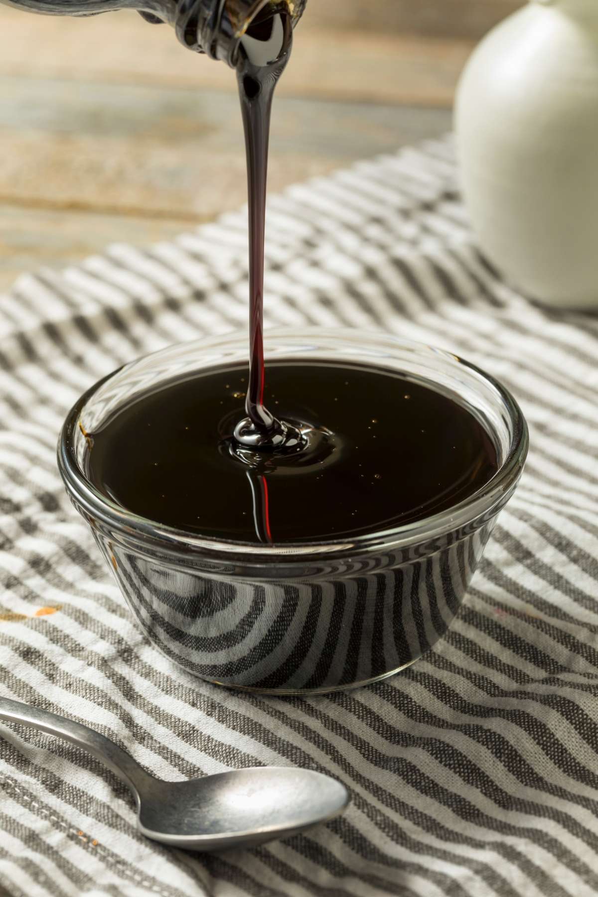 12 Best Molasses Substitutes IzzyCooking