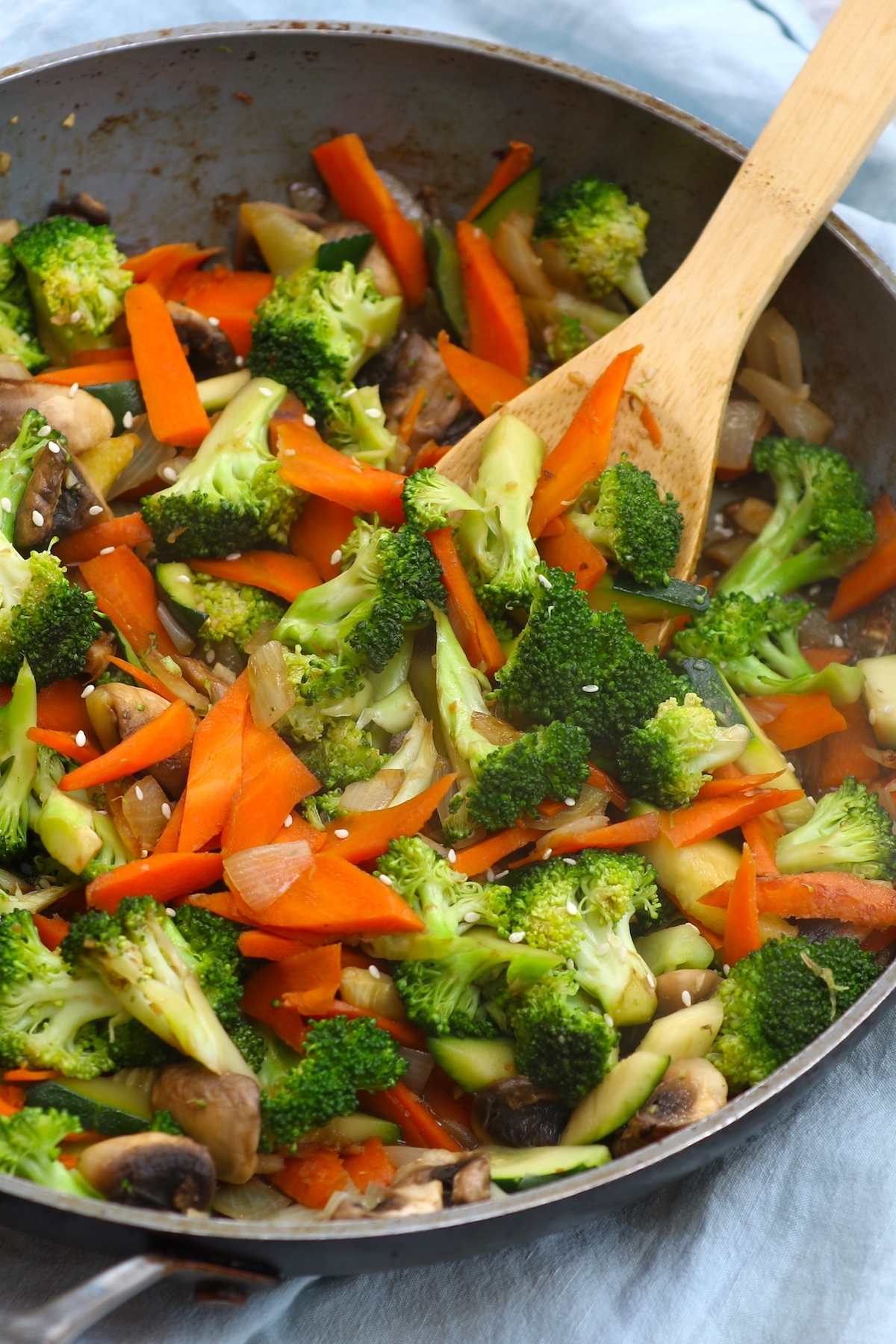 Hibachi Vegetables are loaded with delicious broccoli, carrots, zucchini, and mushrooms. This recipe takes less than 15 minutes to make and is unbelievably flavorful.