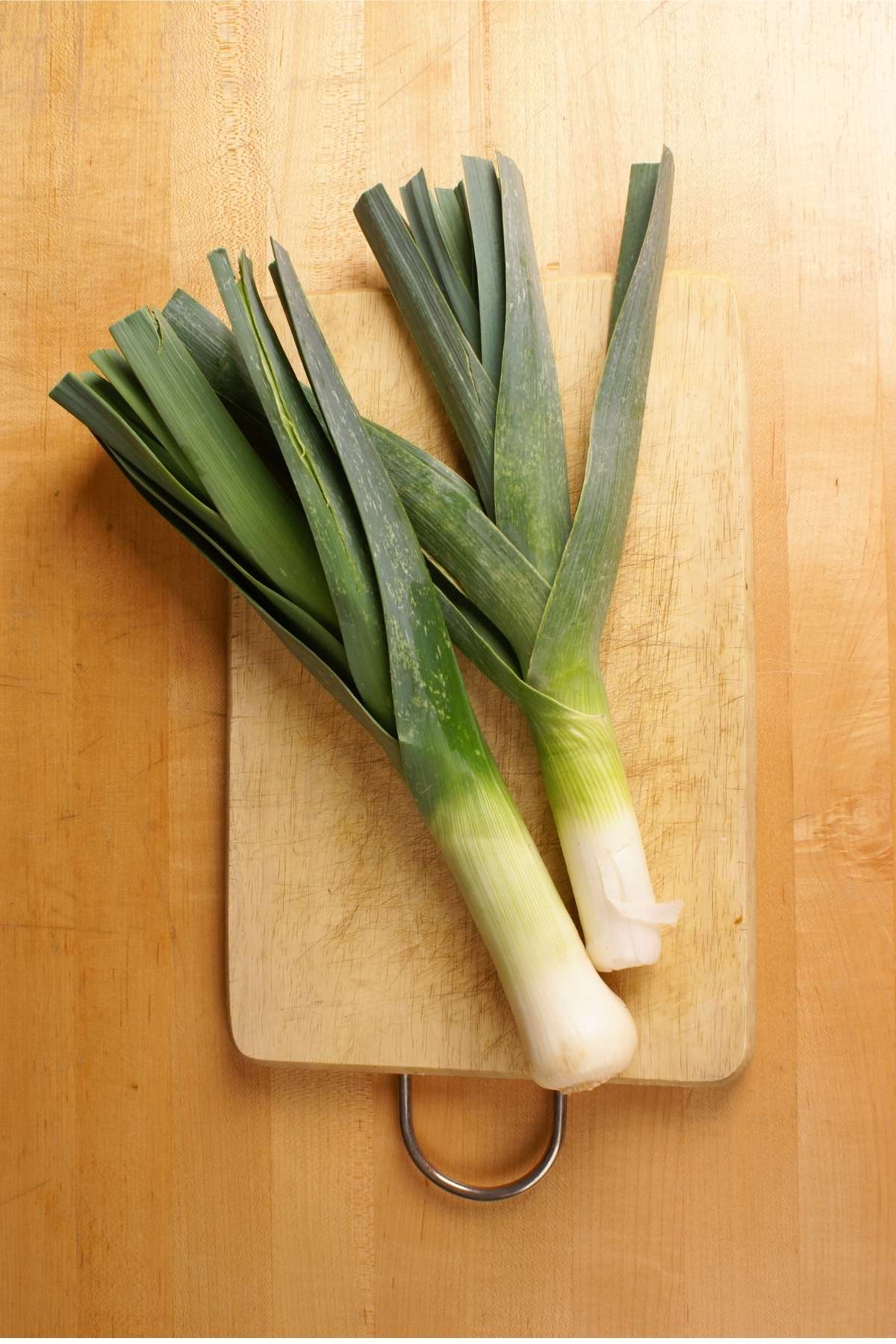 Do you ever wonder what leeks taste like and if they can be used for anything other than just soups? Leeks are often made in combination with green onions.