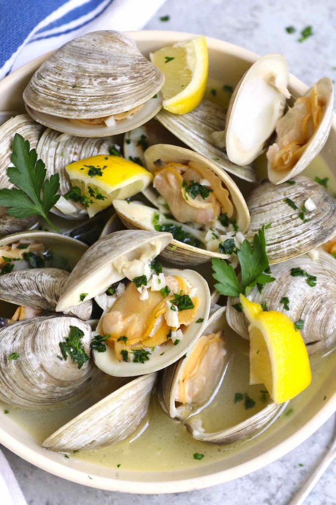 Little Neck Clams with White Wine and Garlic